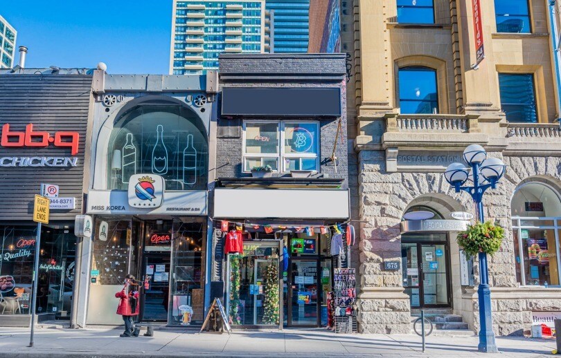 685 Yonge St, Toronto, ON for Rent
