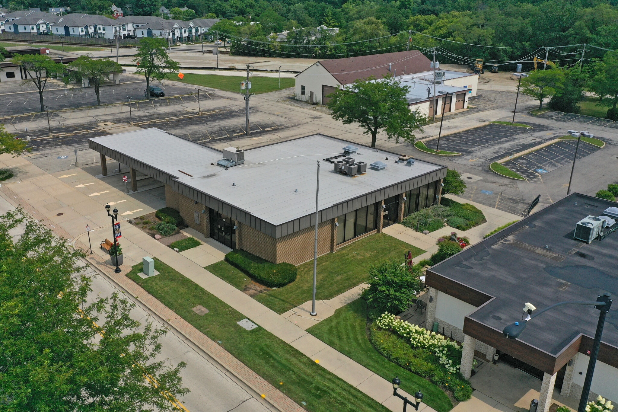 411 N Seymour Ave, Mundelein, IL for Rent