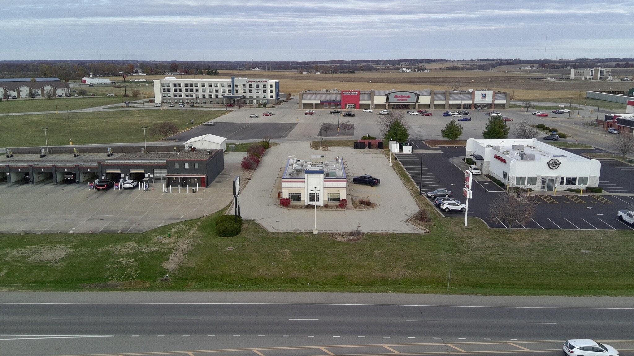 3485 Court St, Pekin, IL for Sale