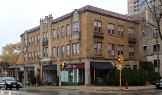 Milwaukee, WI Retail - 2000-2010 N Farwell Ave