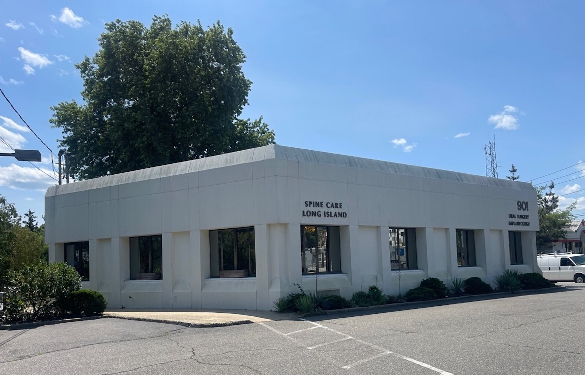 901 Old Country Rd, Plainview, NY for Rent