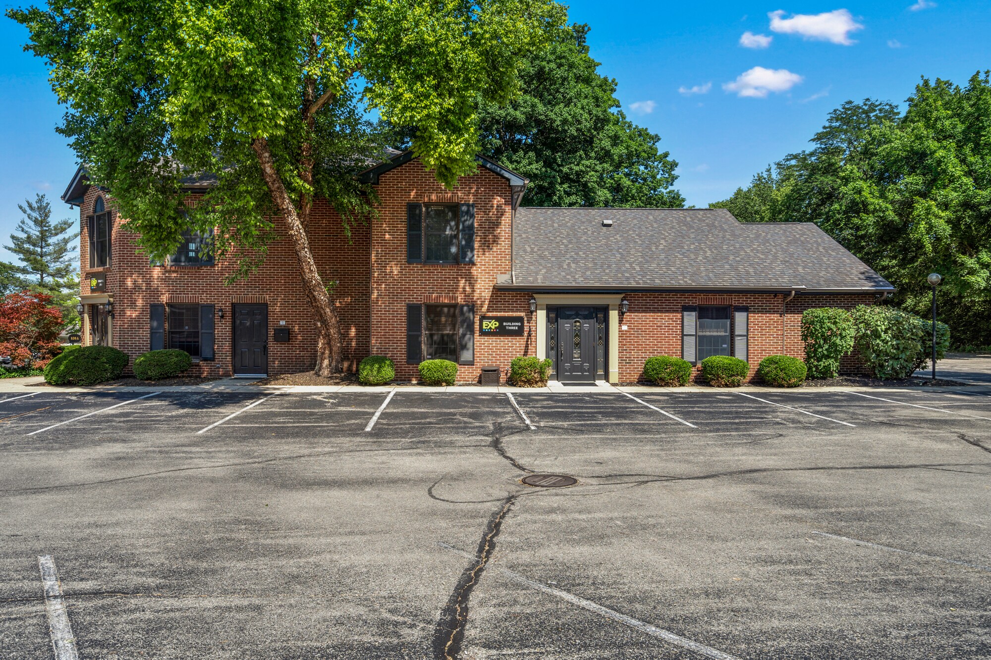 830 E Franklin St, Centerville, OH for Sale