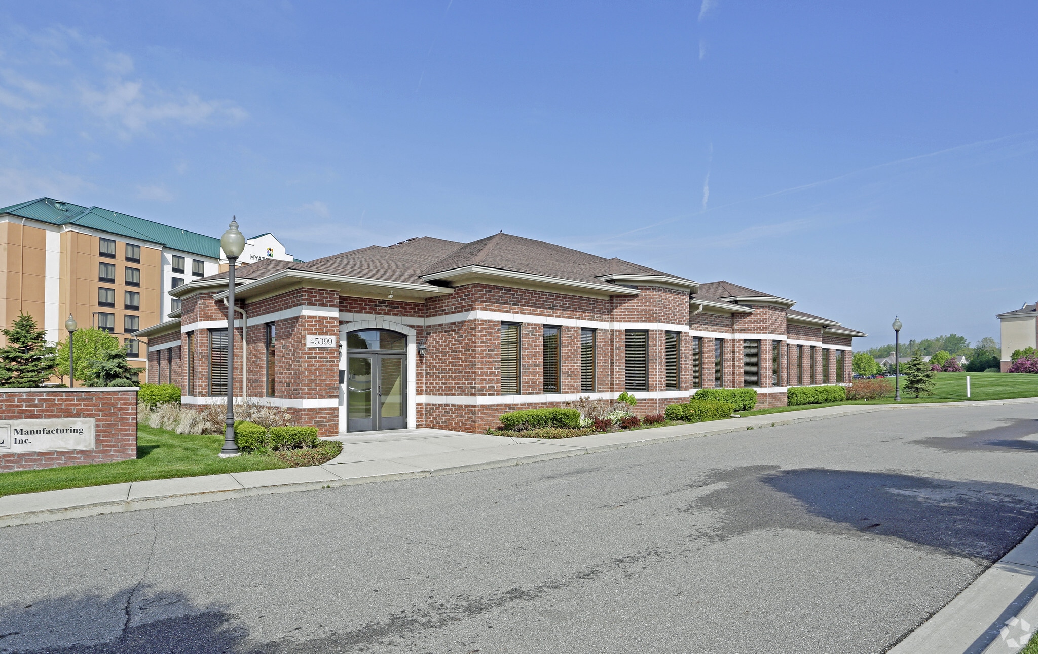 45399 Utica Park Blvd, Utica, MI for Sale