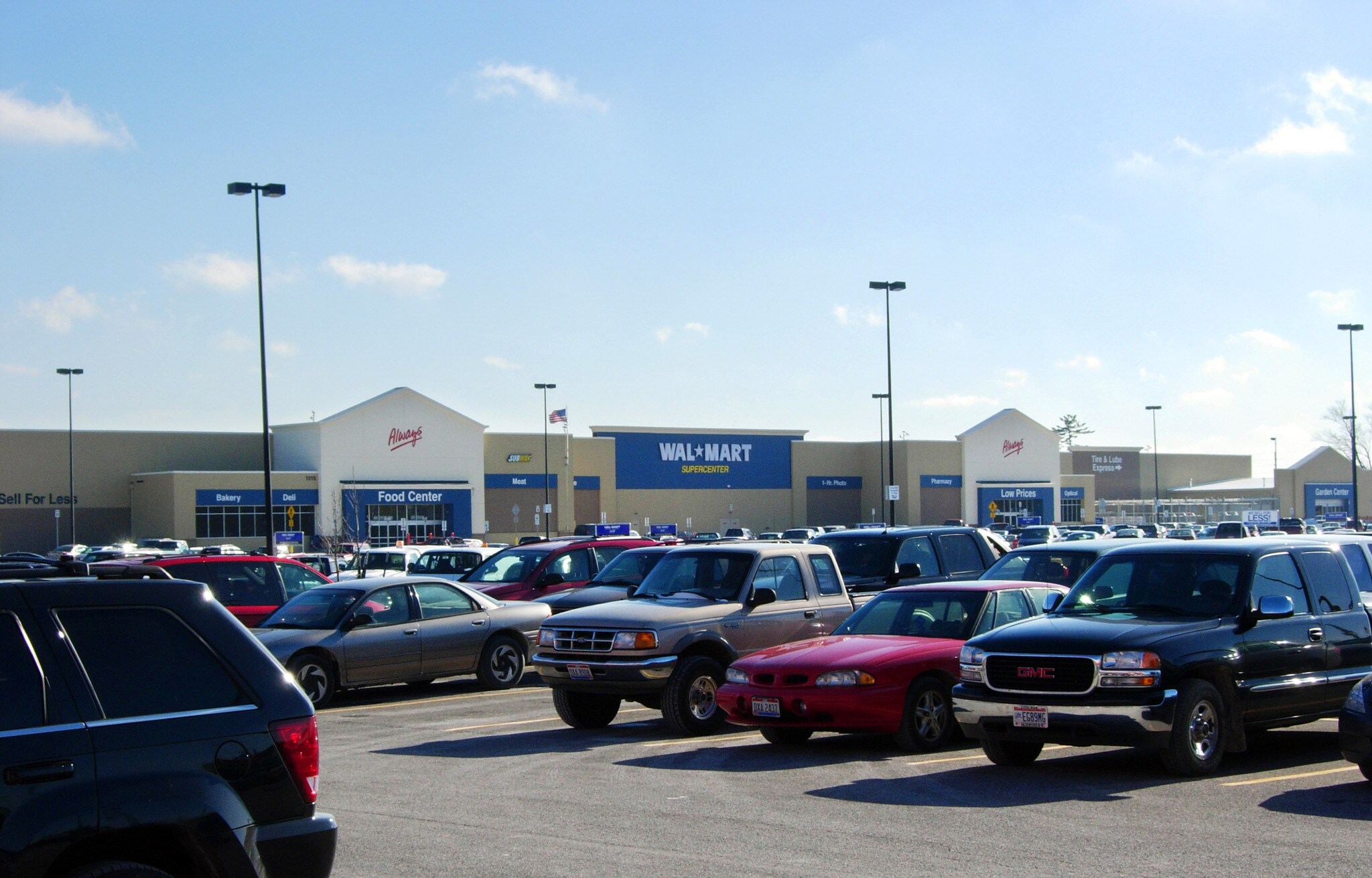 1215 S Main St, Bryan, OH for Rent