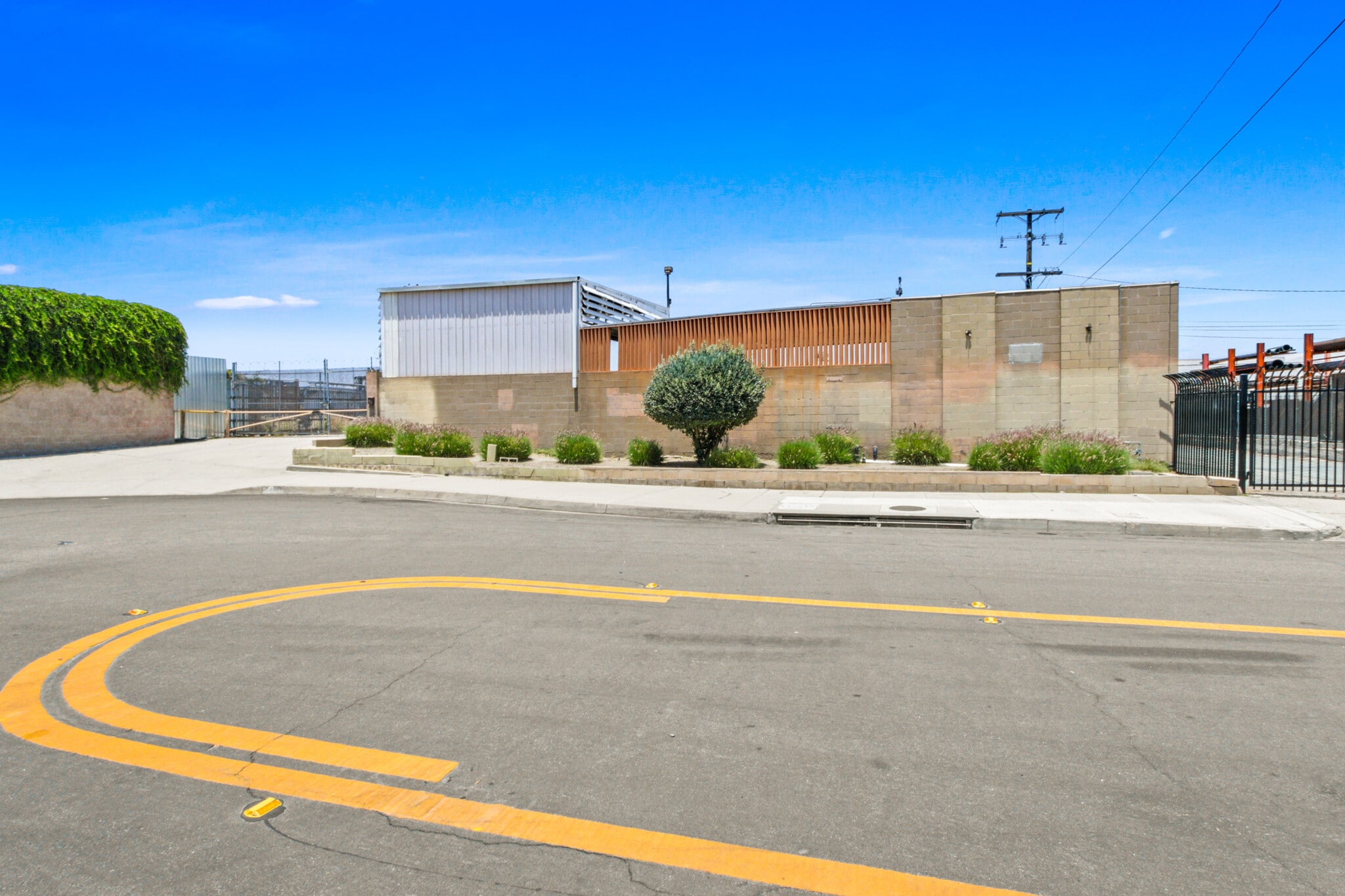 7757 Jackson St, Paramount, CA for Rent