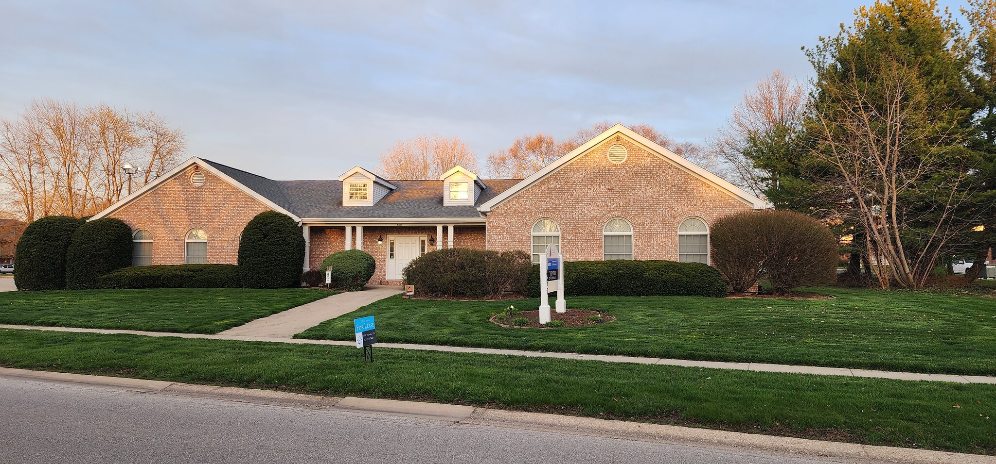 450 S Durkin Dr, Springfield, IL for Rent