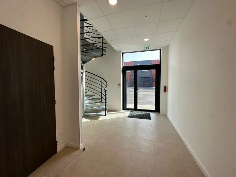 , Saint-Ouen-l'Aumône, VDO for Rent