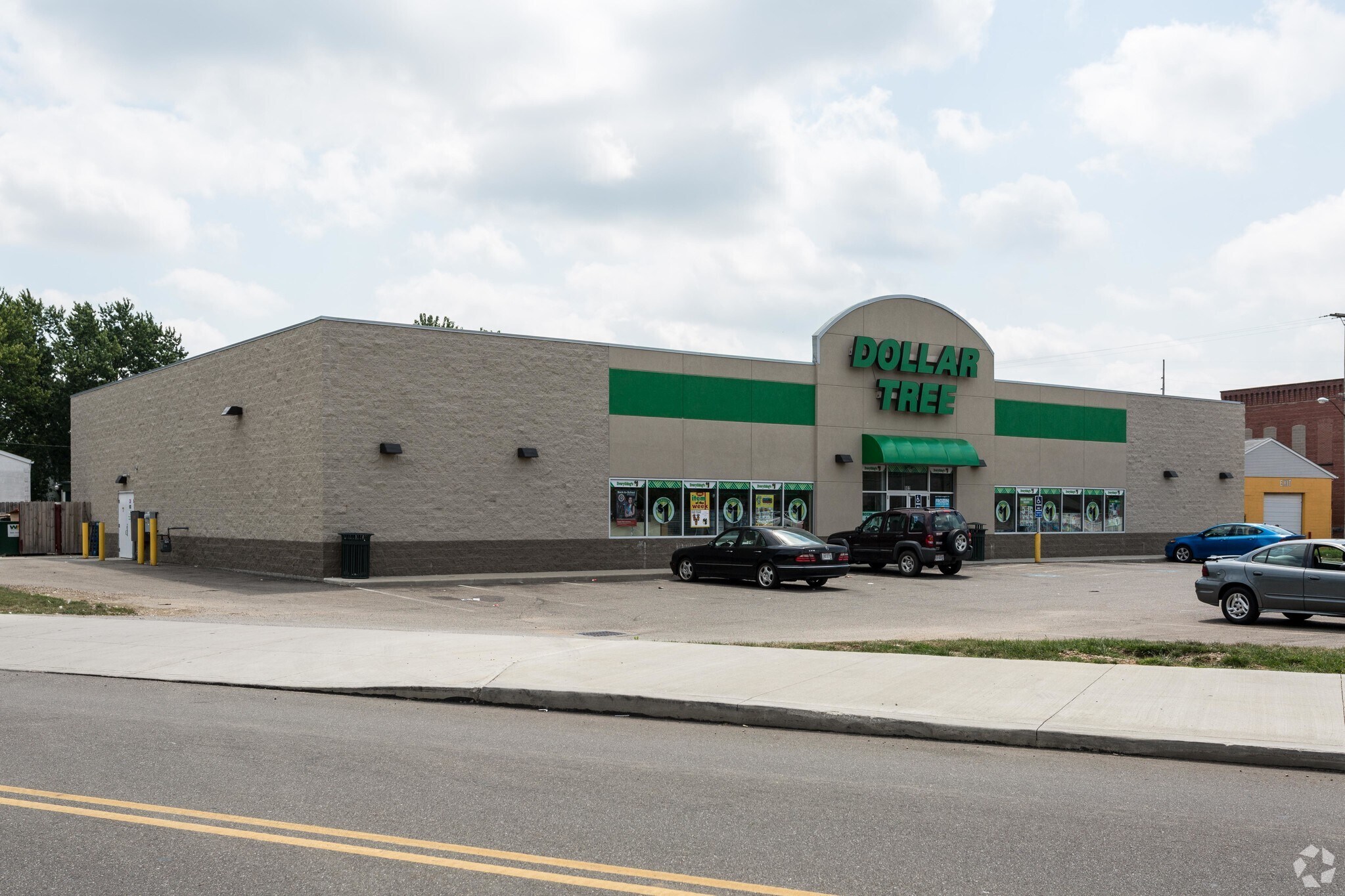 902 Cherry Ave NE, Canton, OH for Sale