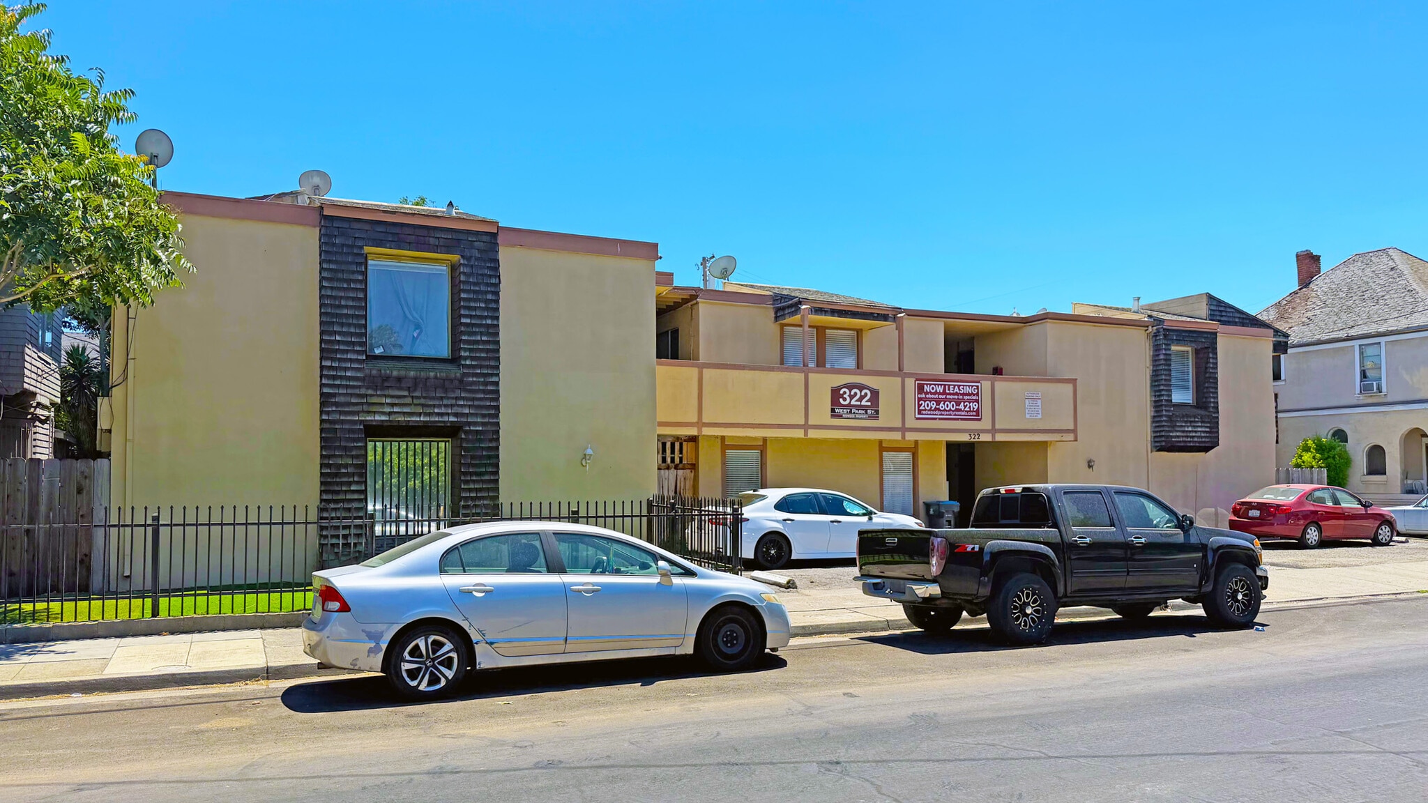 322 W Park St, Stockton, CA for Sale