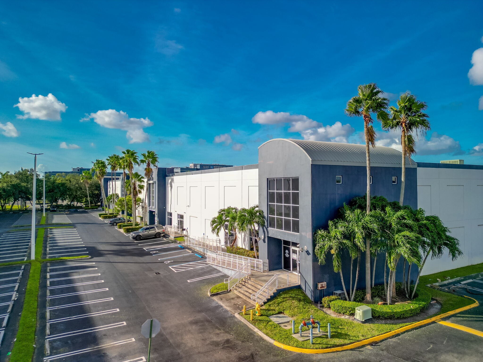 7620 NW 25th St, Miami, FL for Rent