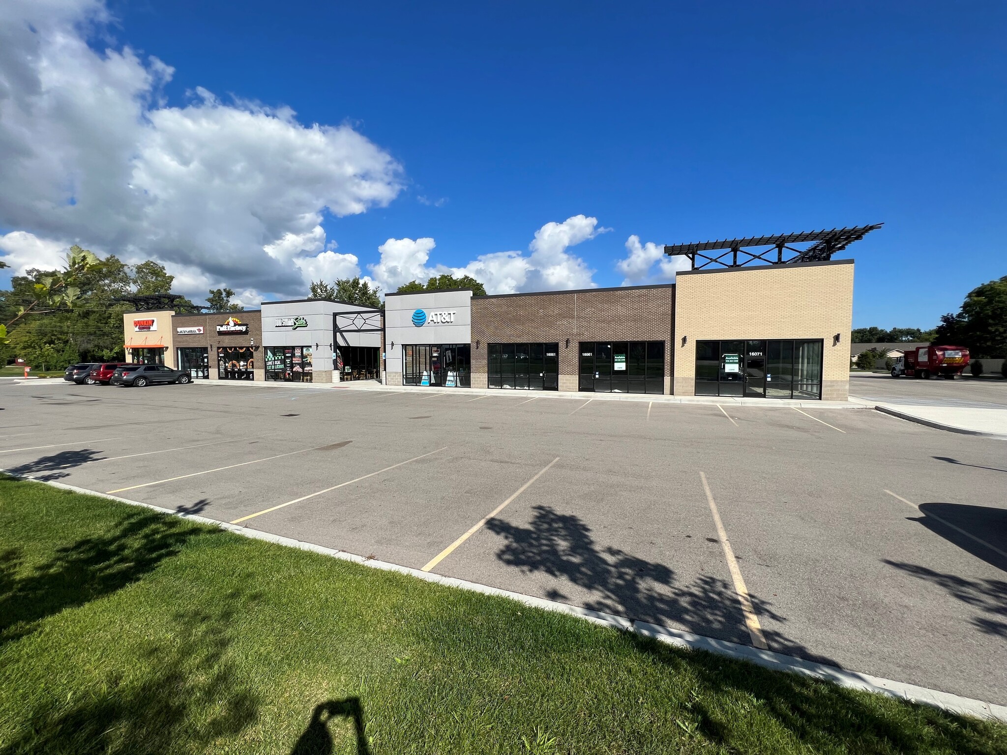 16001-16071 15 Mile Rd Rd, Clinton Township, MI for Rent