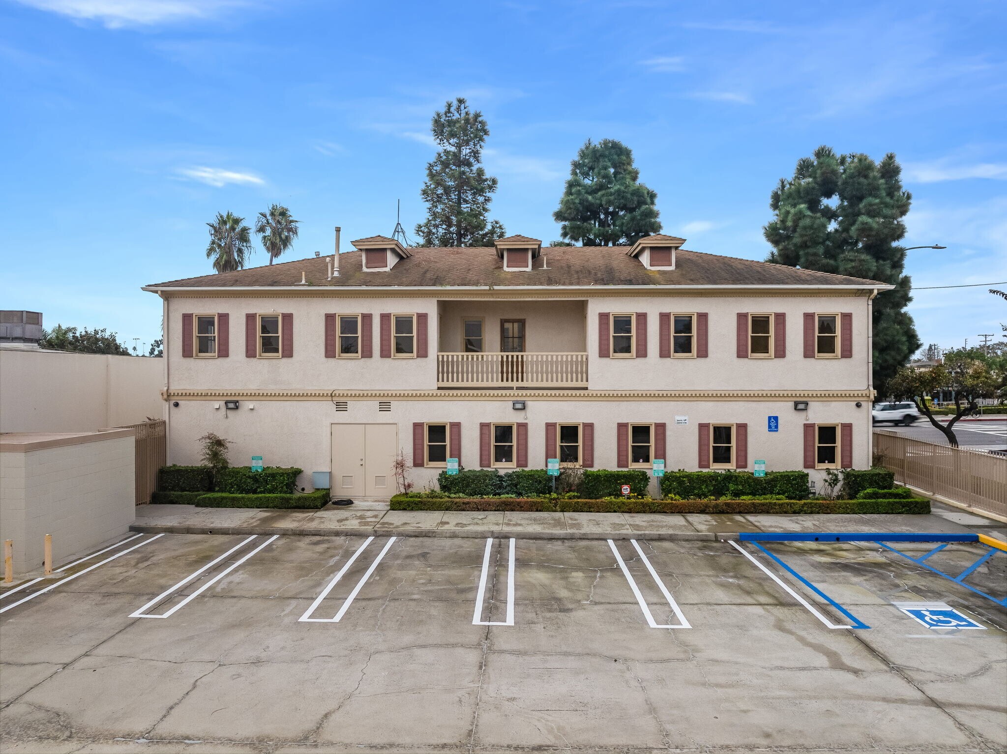 628 W 19th St, Costa Mesa, CA for Sale