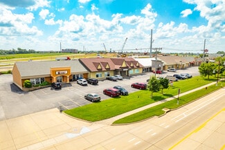 Hiawatha, IA Retail - 762-768 N Center Point Rd