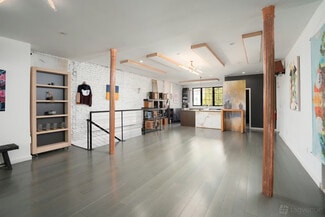 Brooklyn, NY Flex - 343 Grand St