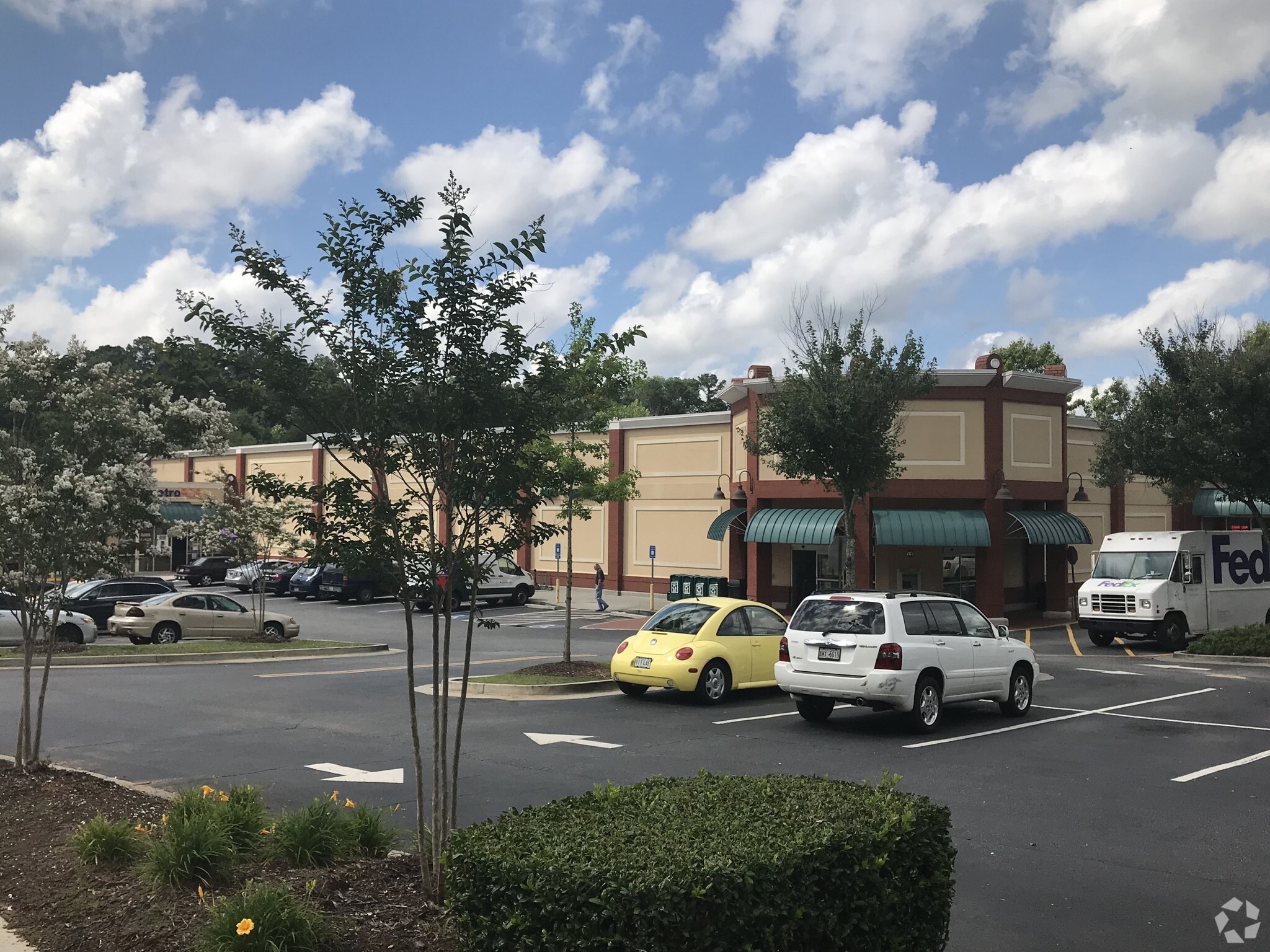 25582566 Shallowford Rd NE Atlanta, GA 30345 Retail Property for