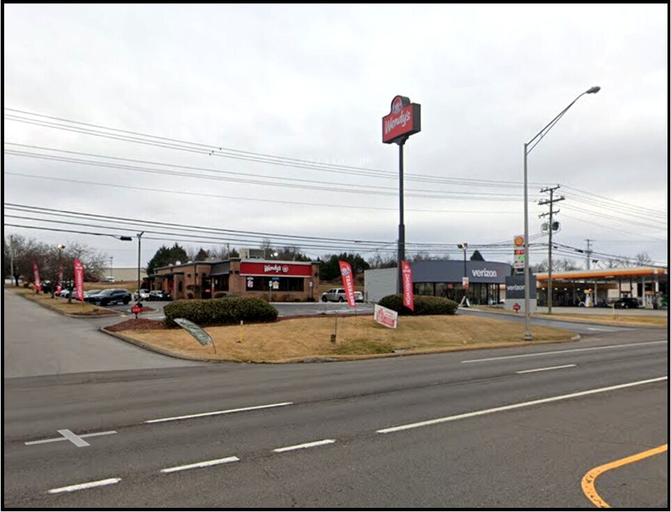 2240 N Charles G Seivers Blvd, Clinton, TN for Rent