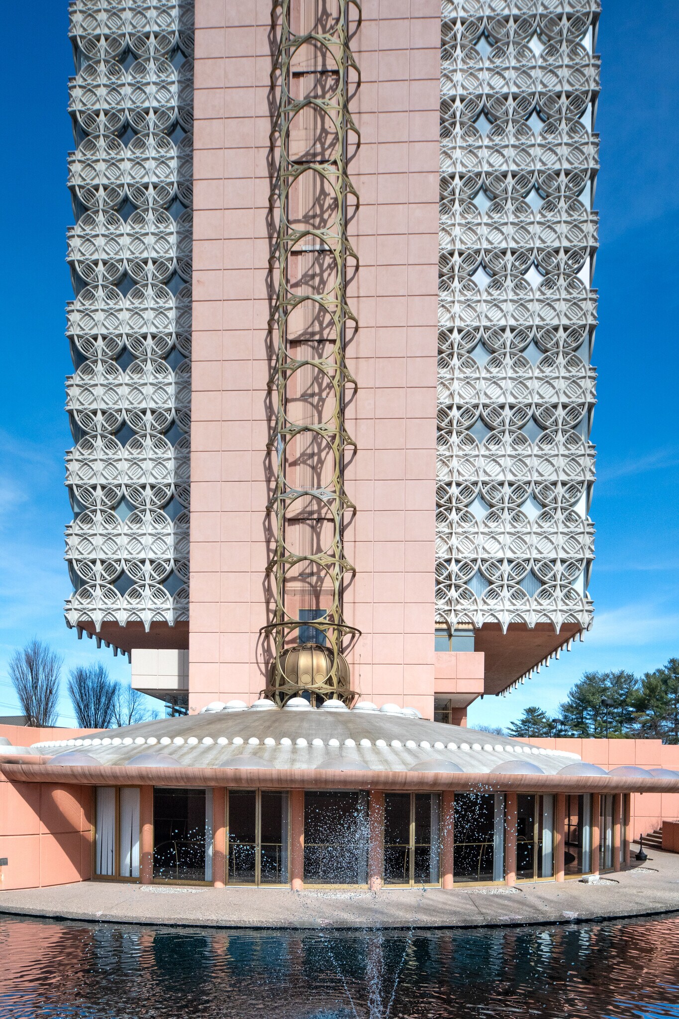 6100 Dutchmans Ln, Louisville, KY for Rent