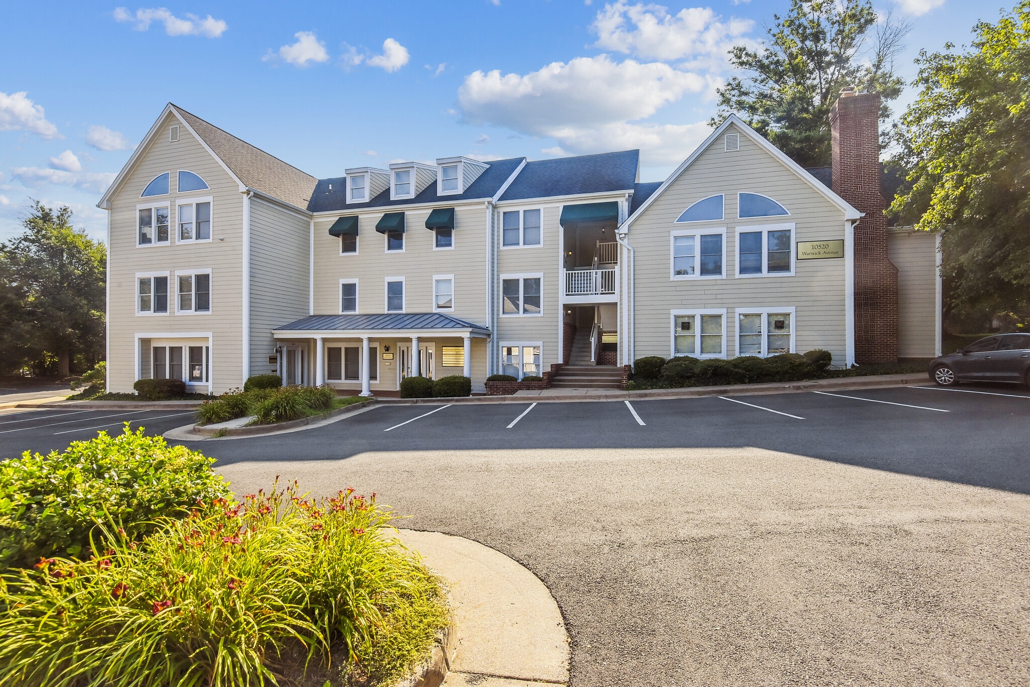 10520 Warwick Ave, Fairfax, VA for Sale