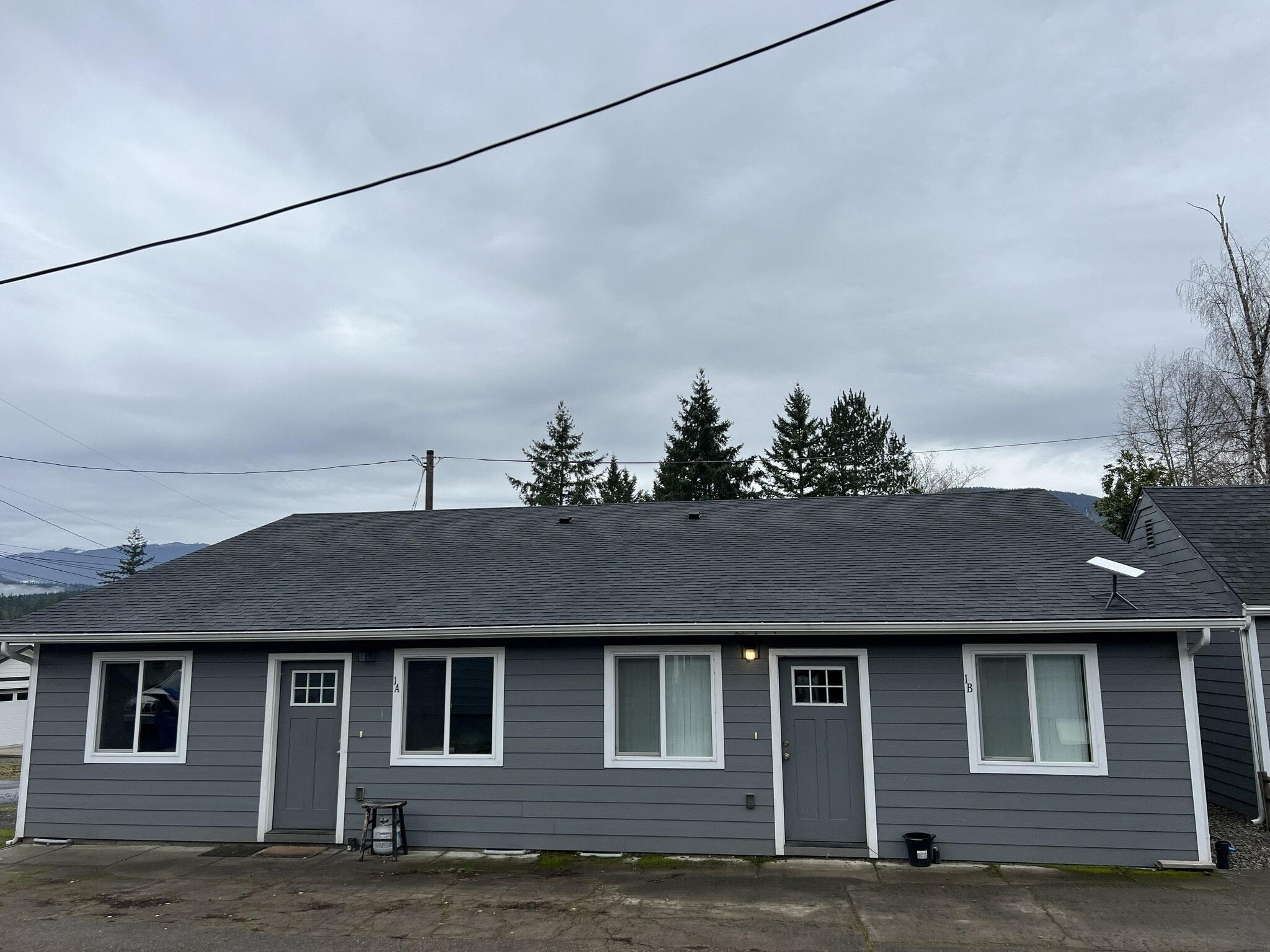 612 NE Santiam Blvd, Mill City, OR for Sale