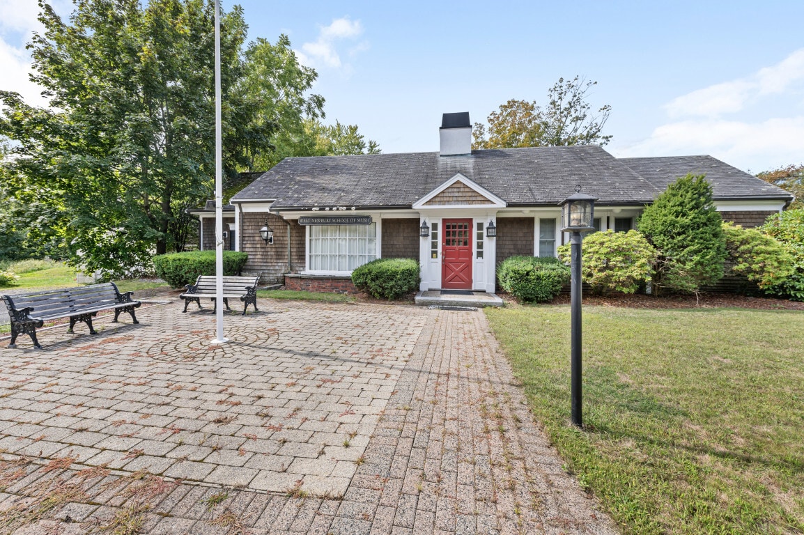 11 Maple St, West Newbury, MA for Sale