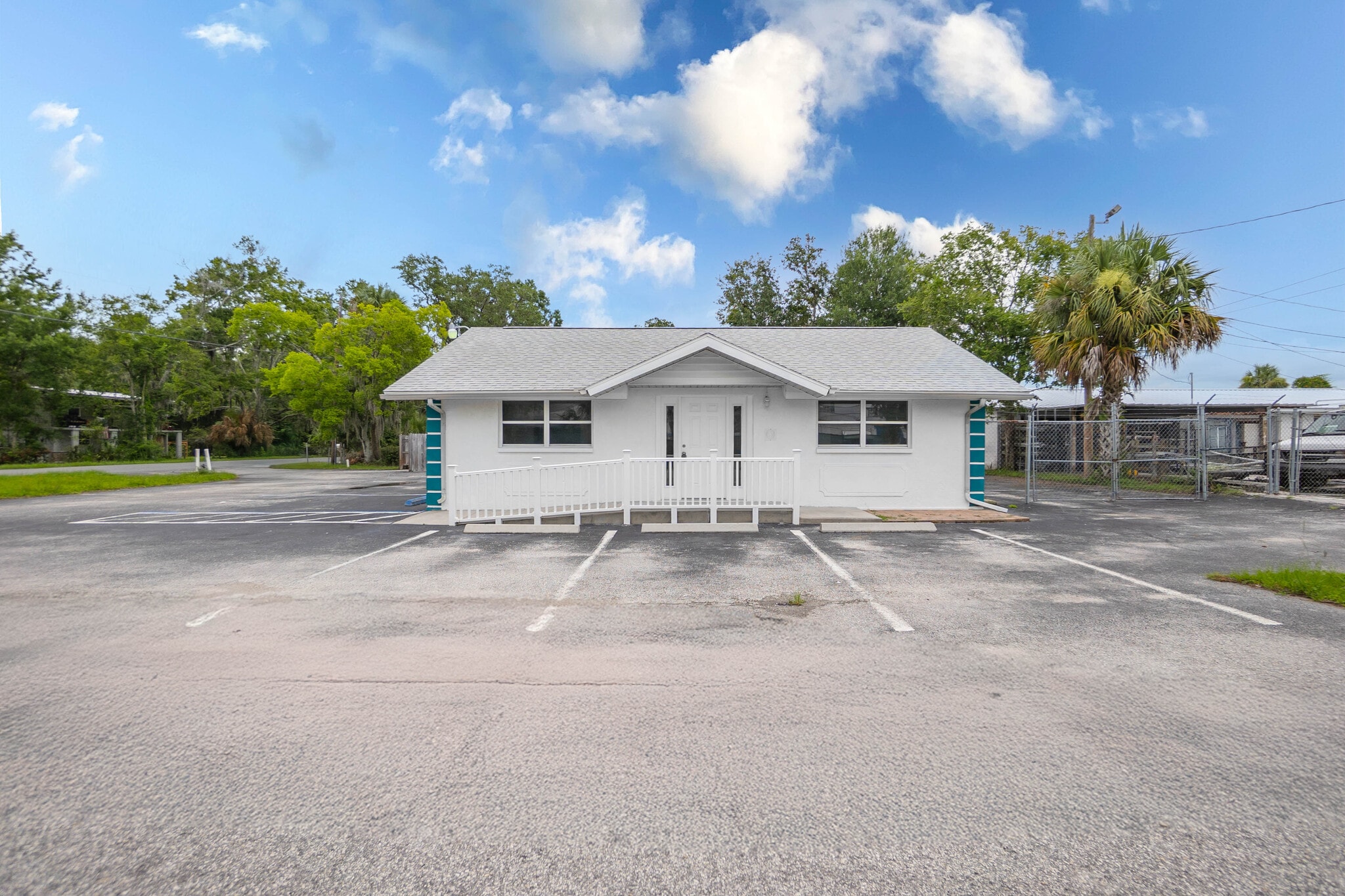 708 NE 6th St, Crystal River, FL for Sale