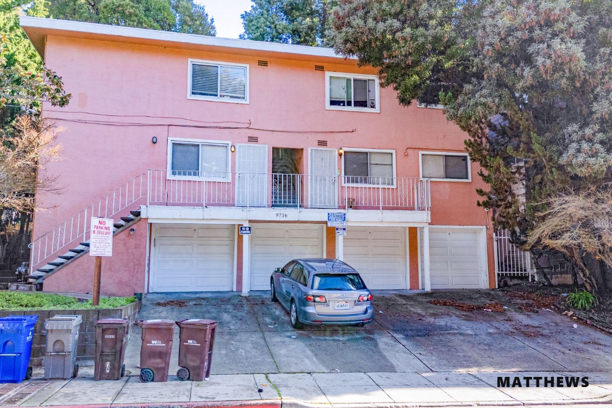 9716 Mountain Blvd, Oakland, CA for Sale