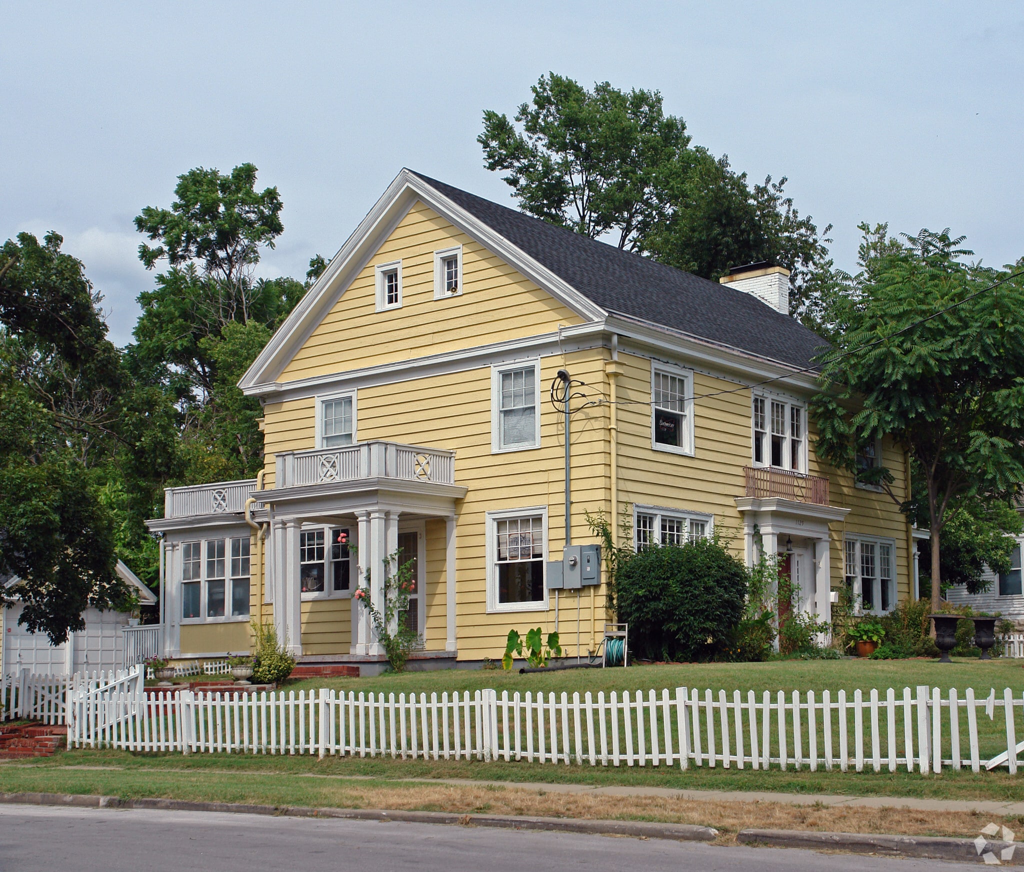 1129 Walnut St, Springfield, MO for Sale