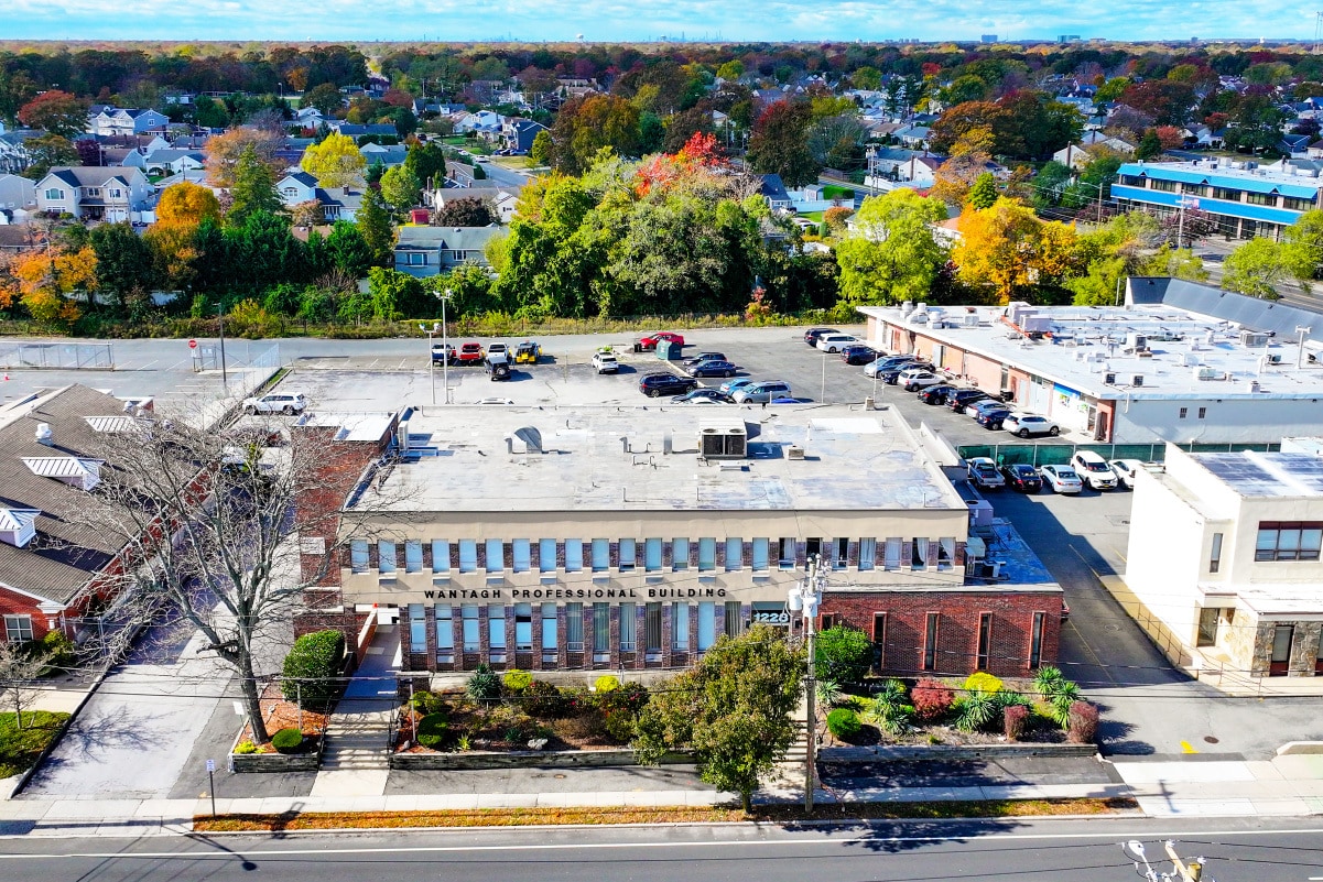 1228 Wantagh Ave, Wantagh, NY for Sale