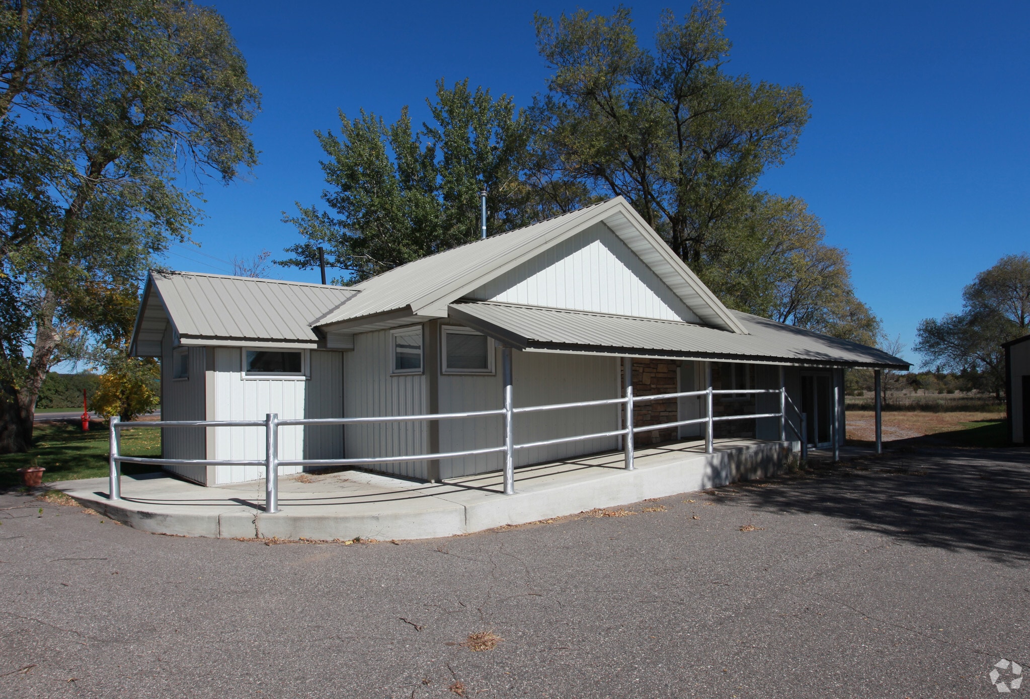 8927 Main Ave, Clear Lake, MN for Rent