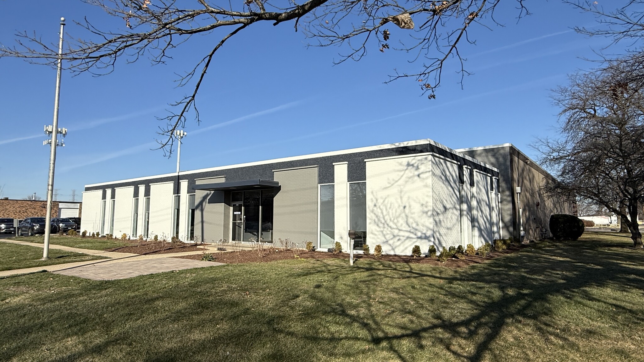 100 Shepard Ave, Wheeling, IL for Sale
