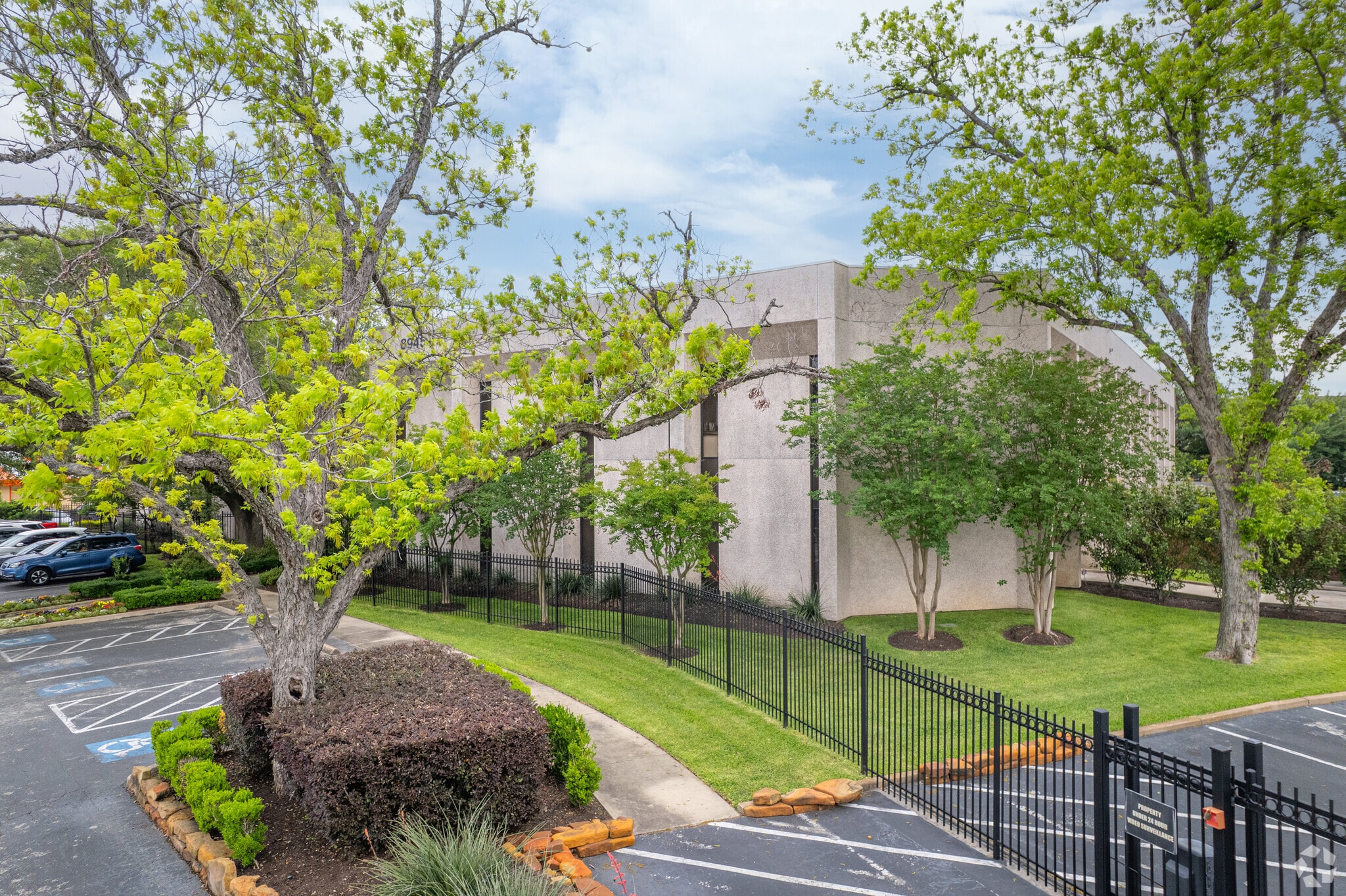 8945 Long Point Rd, Houston, TX for Sale