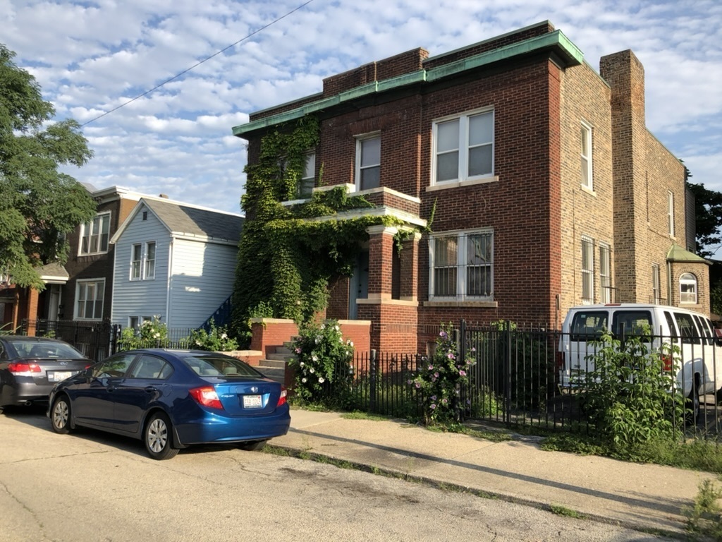 712 W 19th St, Chicago, IL for Sale