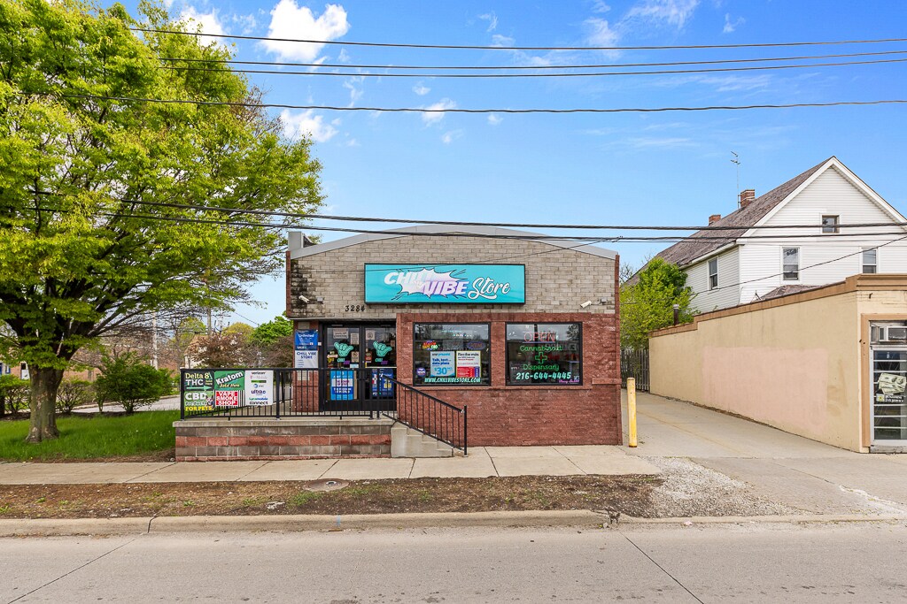 3284 W 117th St, Cleveland, OH for Sale