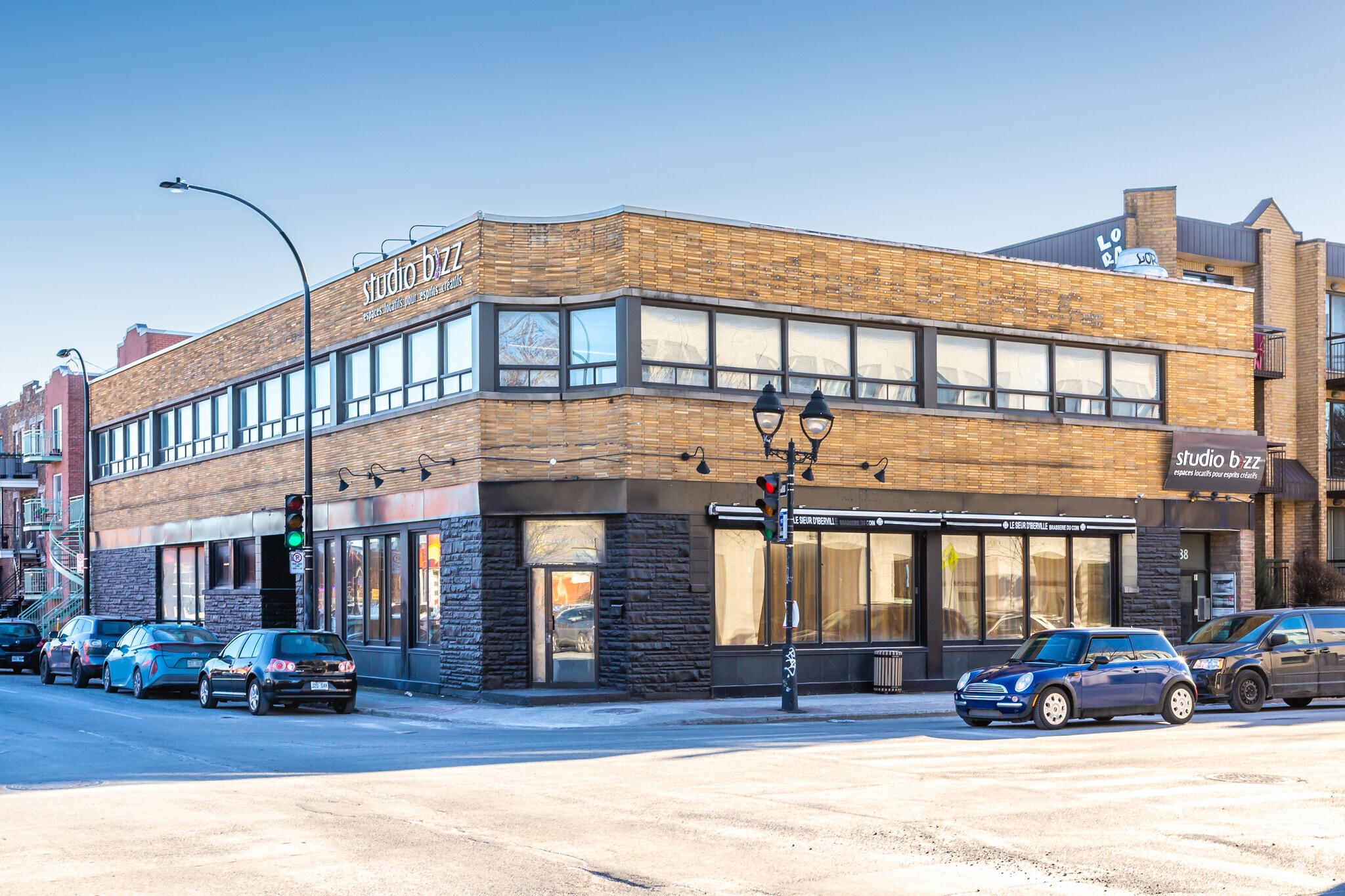 2488-2490 Av du Mont-Royal E, Montréal, QC for Rent