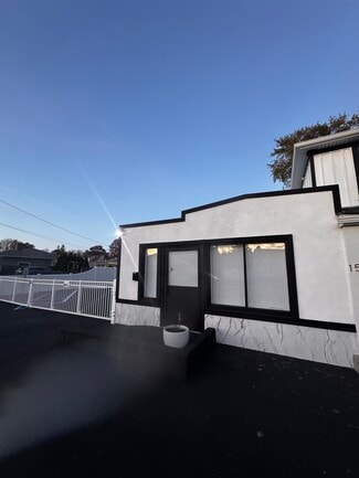 Lindenhurst, NY Office/Retail - 150 N Delaware Ave