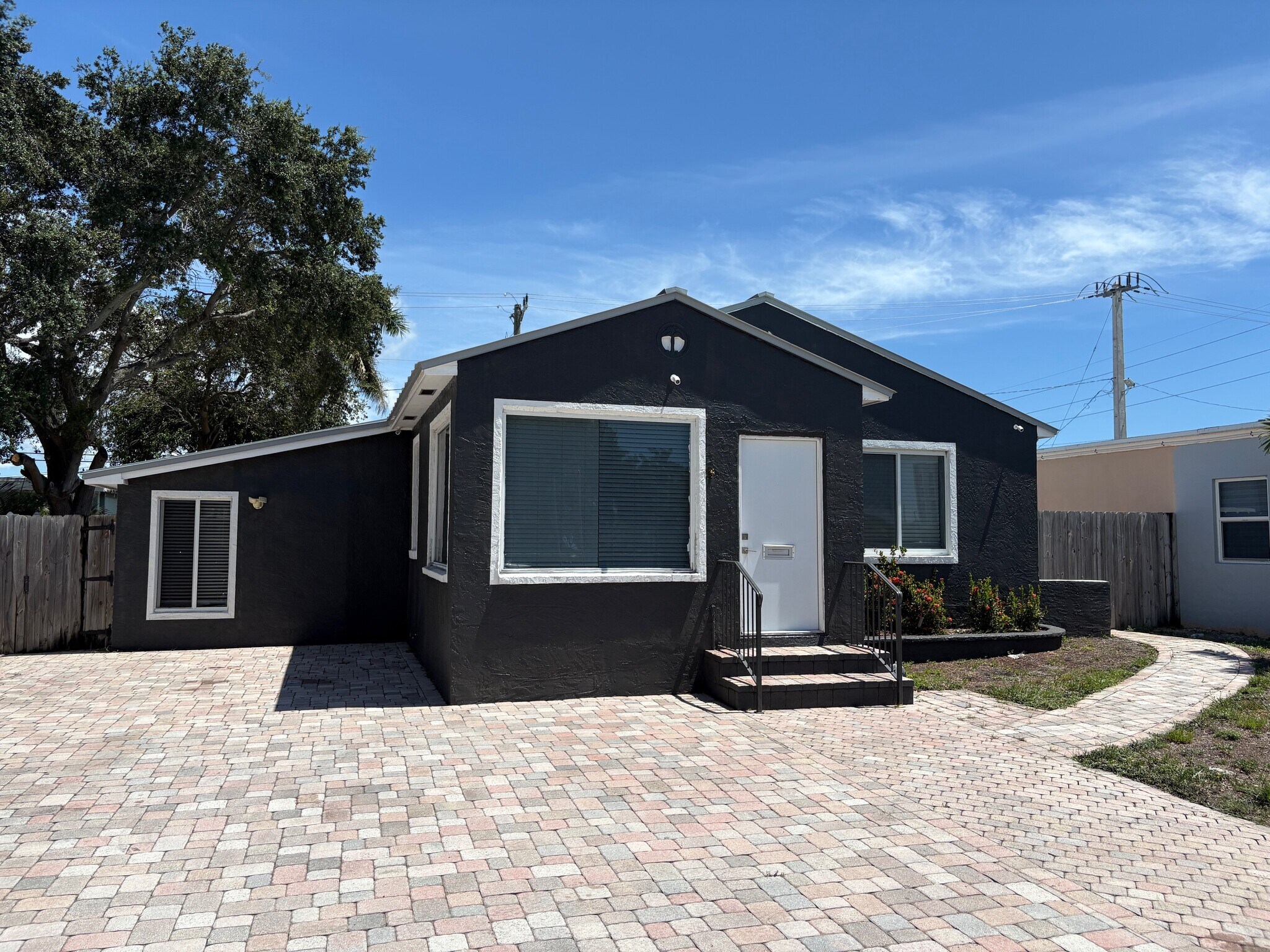 215 SW 17th St, Fort Lauderdale, FL for Rent