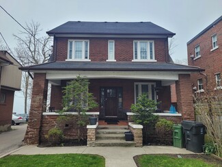 Toronto, ON Apartments - 2707 Lake Shore Blvd W