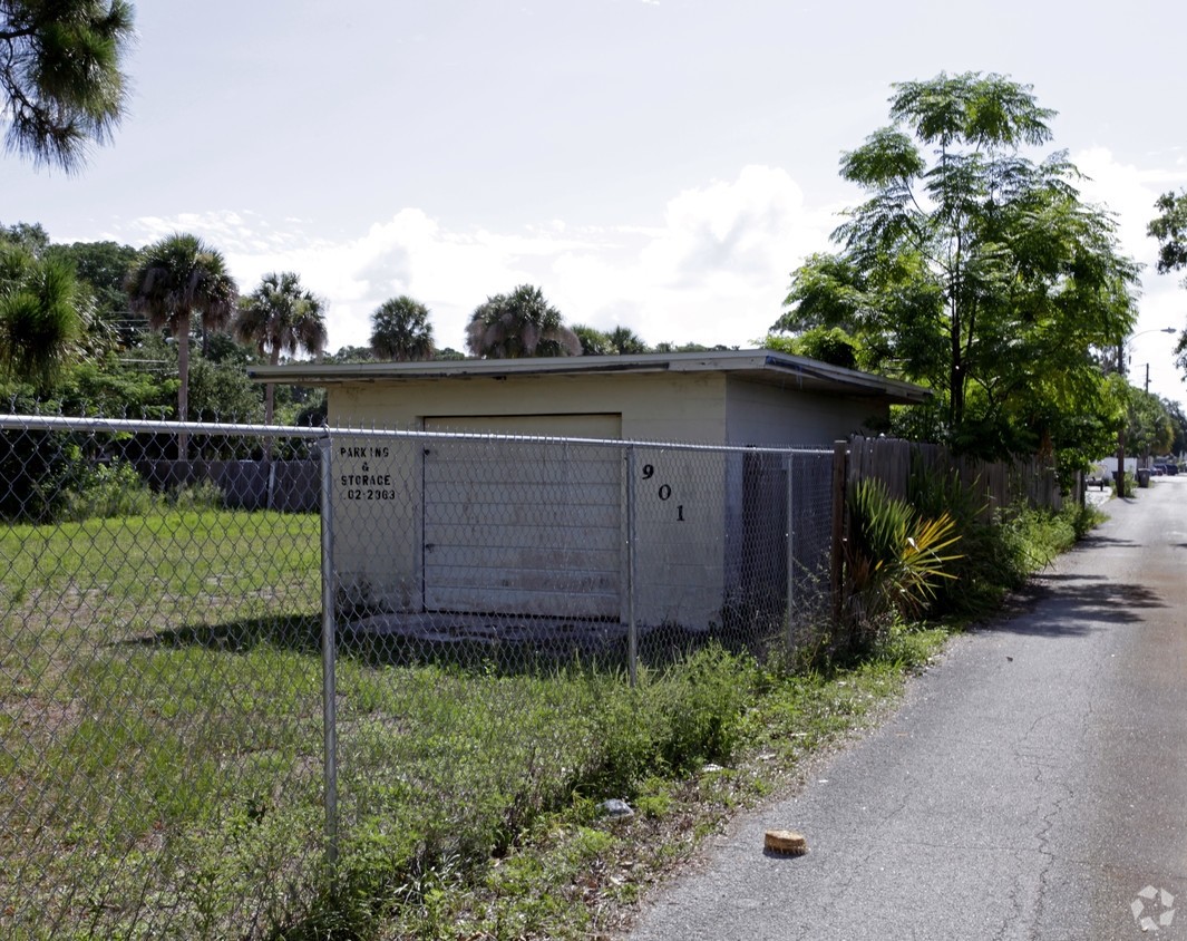 3901 Hopkins Ave, Titusville, FL for Sale