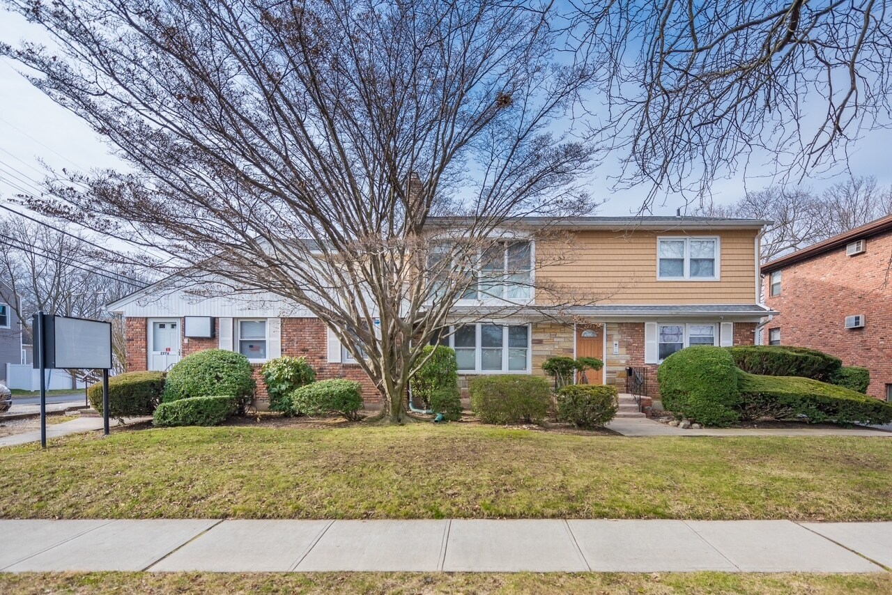 2276 S Merrick Ave, Merrick, NY for Rent