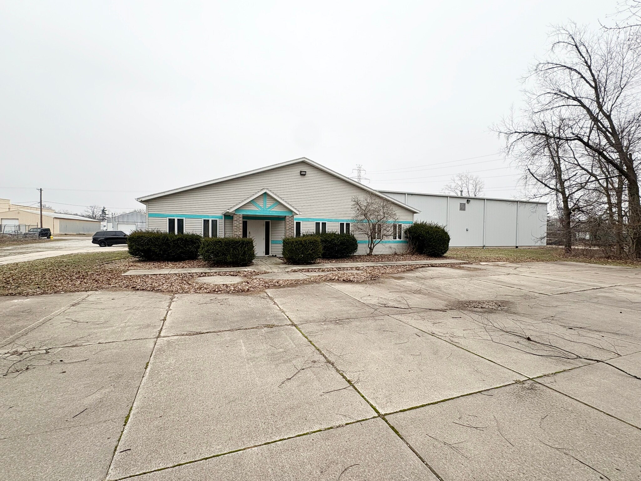 500 Commerce Dr, Lakeville, IN for Sale