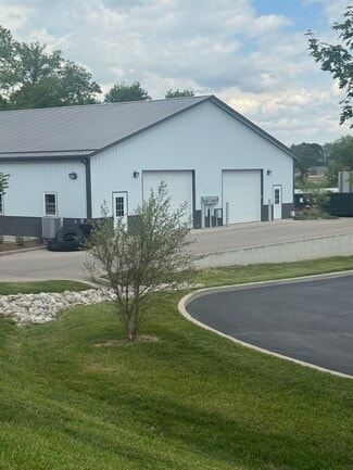 Bloomington, IN Flex - 3133 N Westbury Village Dr