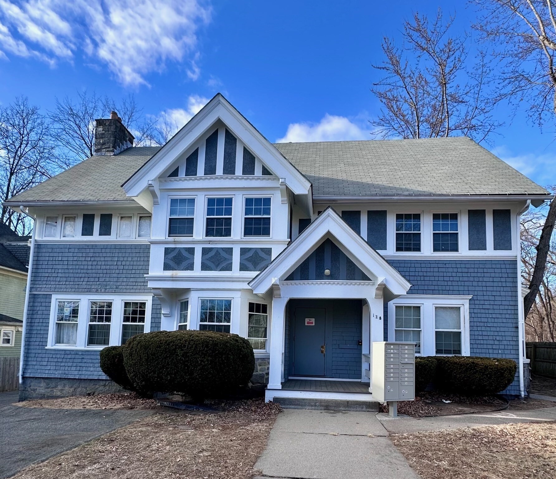 128 Mill St, Springfield, MA for Sale