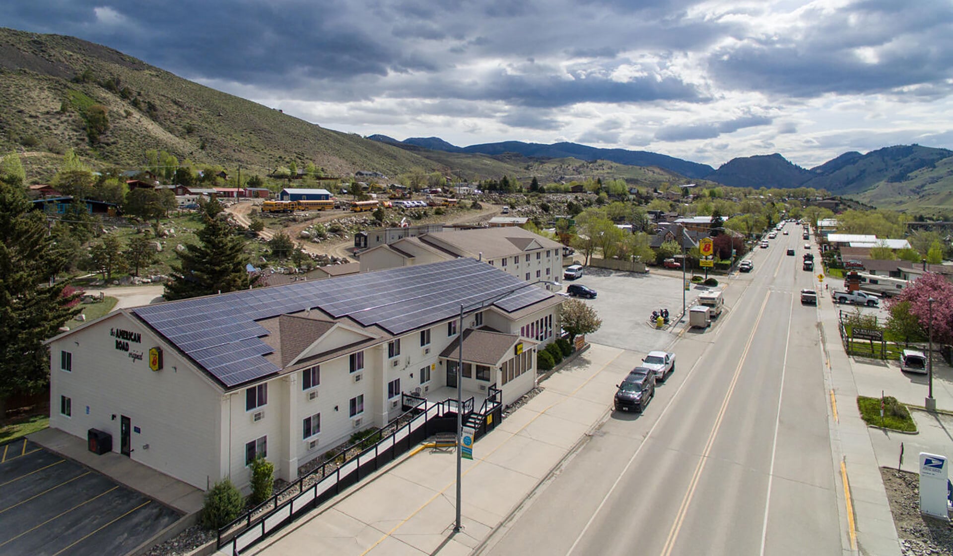 702 Scott St, Gardiner, MT for Sale