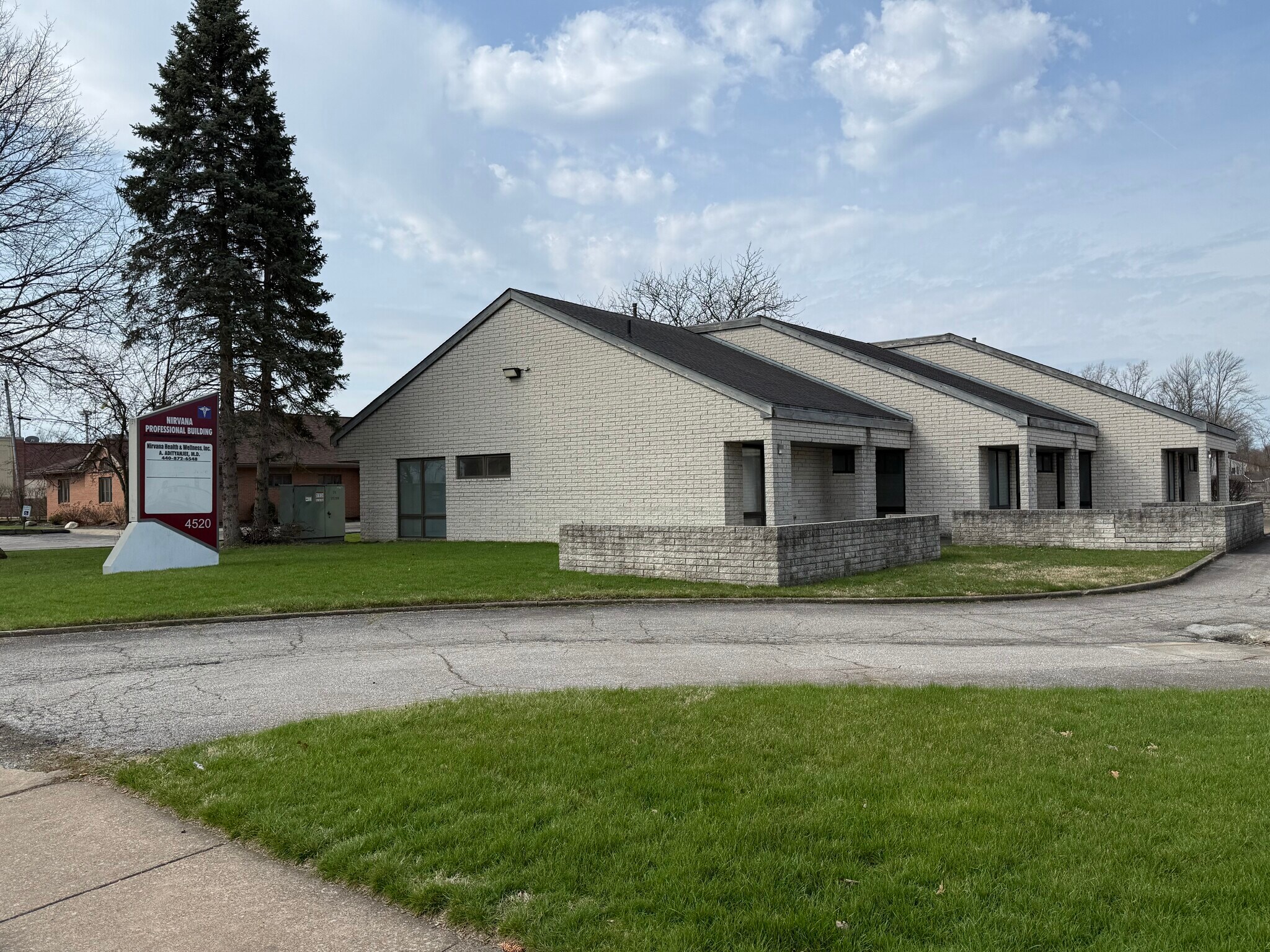 4520 Oberlin Ave, Lorain, OH for Sale