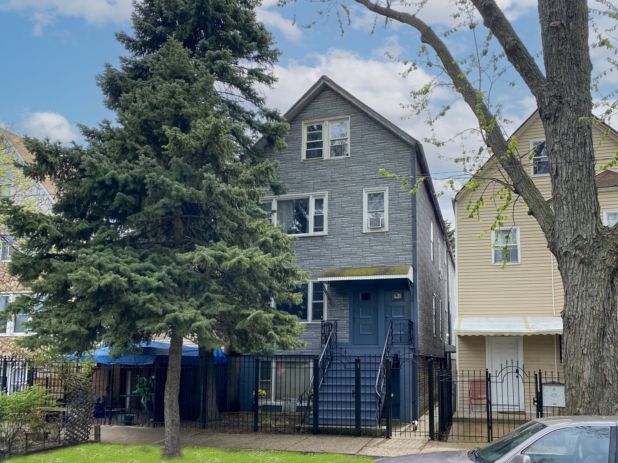 4411 W Walton St, Chicago, IL for Sale