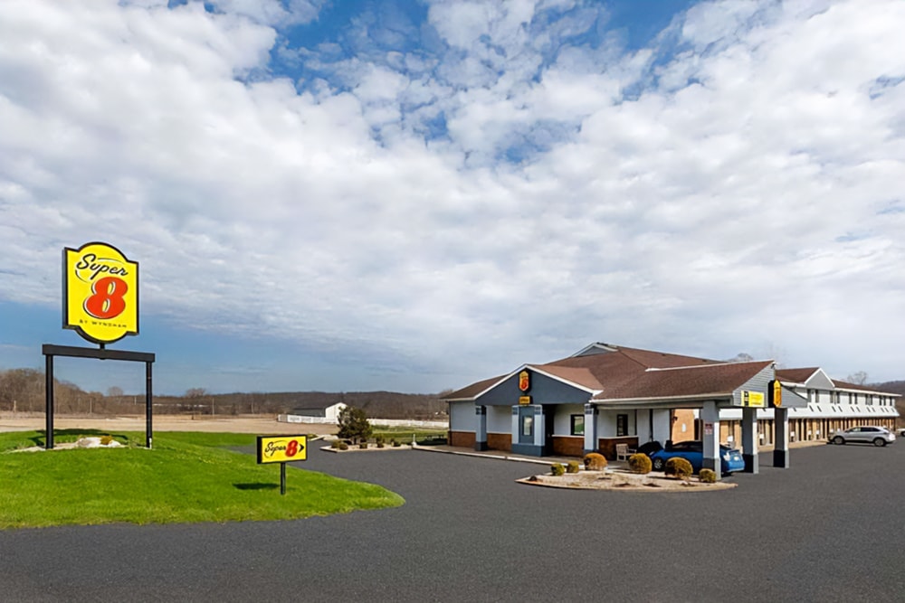 299 Adena Dr, Newcomerstown, OH for Sale