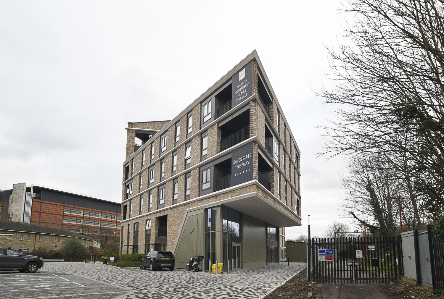 1 Silver Rd, London, LND for Rent