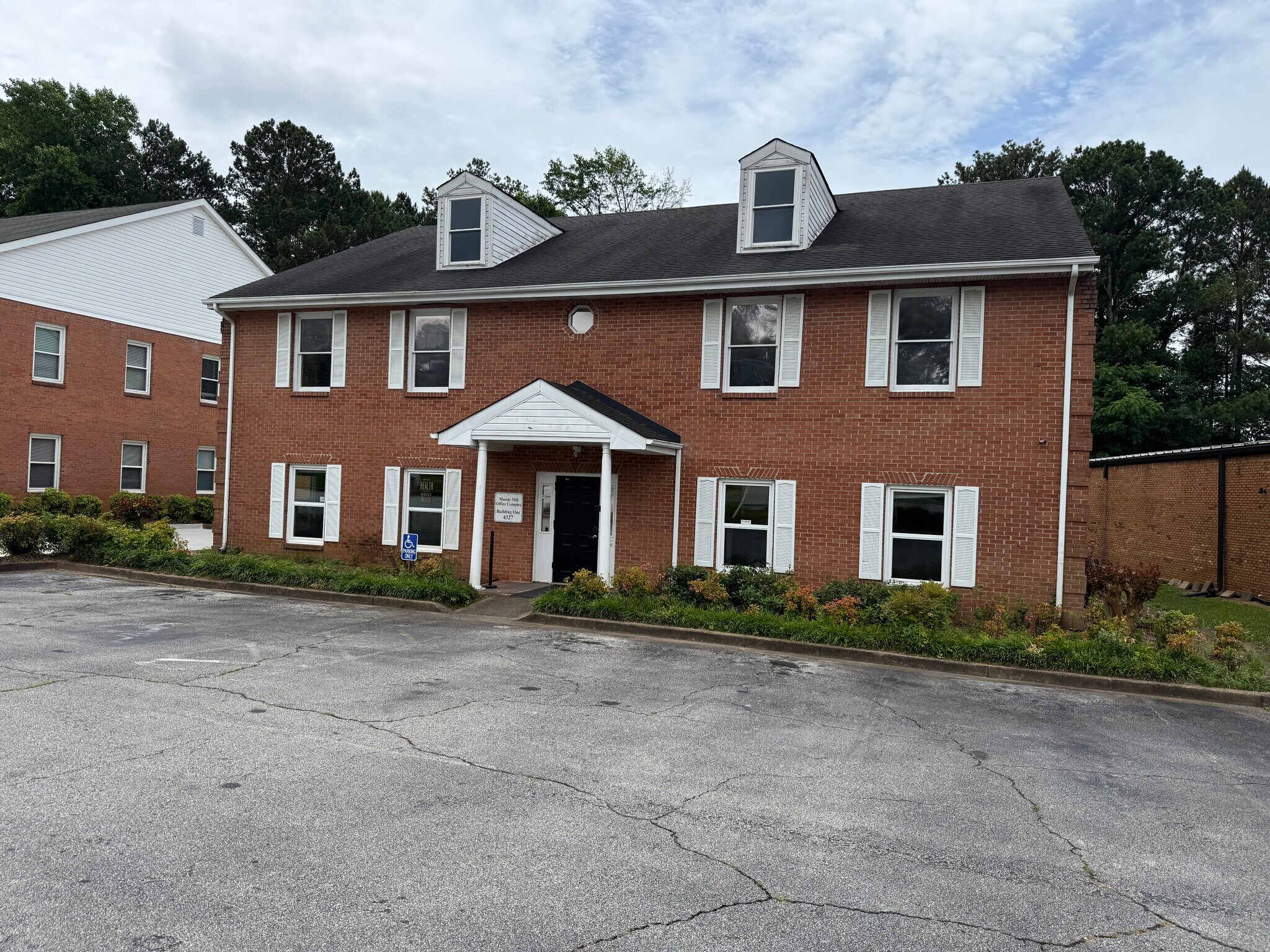 4327 Mundy Mill Rd, Oakwood, GA for Sale