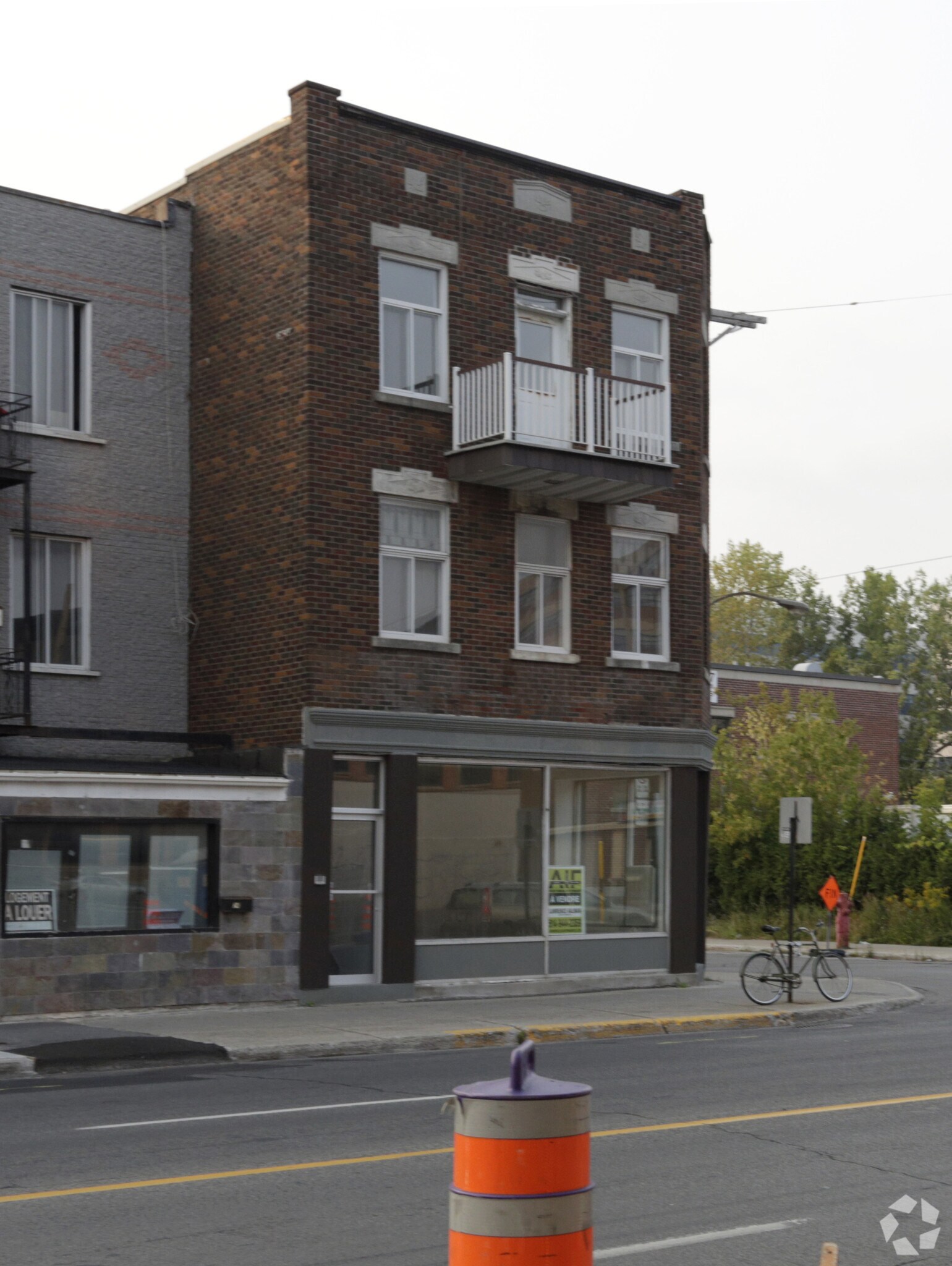 244-246 Rue Jean-Talon O, Montréal, QC for Rent