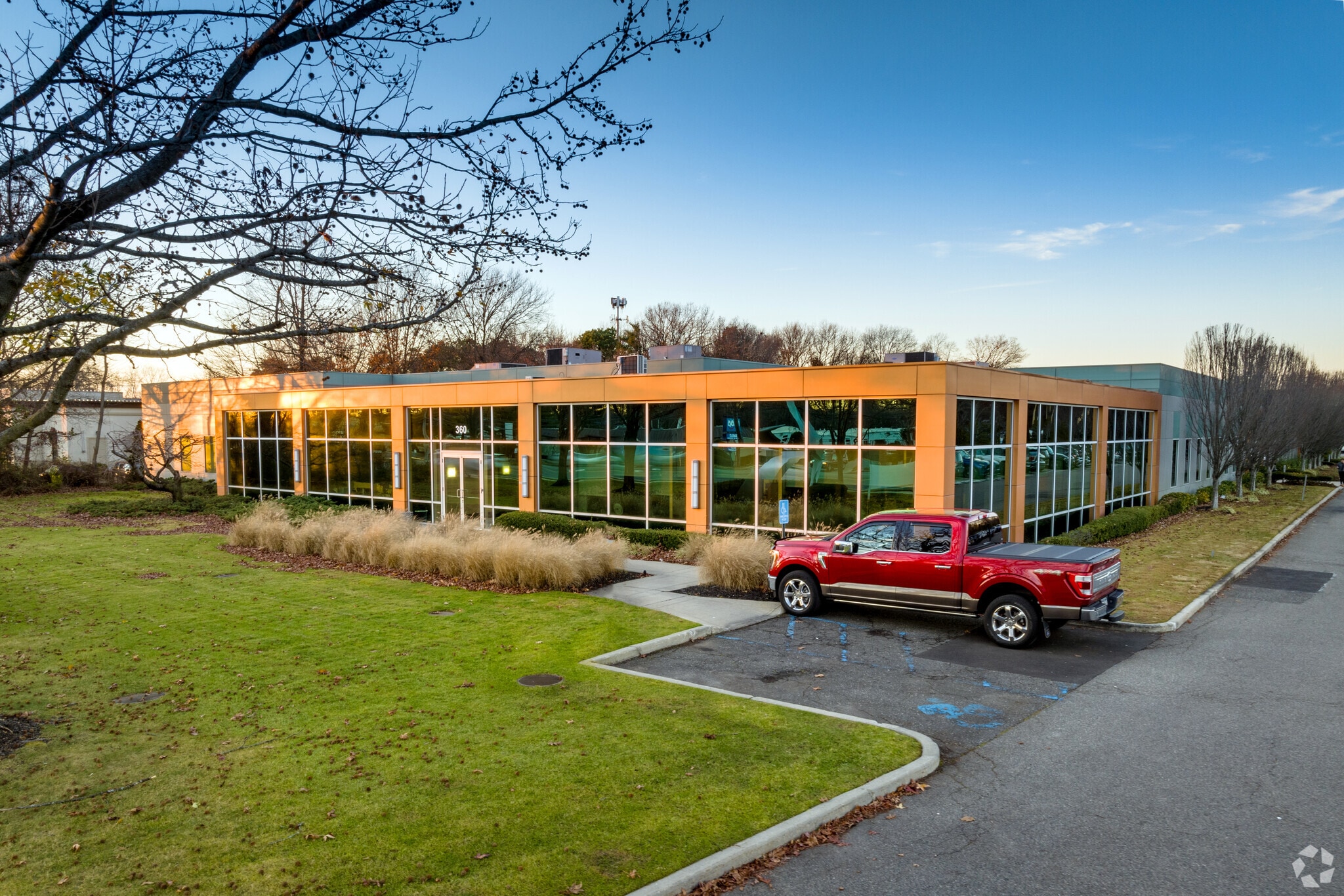 360 Motor Pky, Hauppauge, NY for Rent